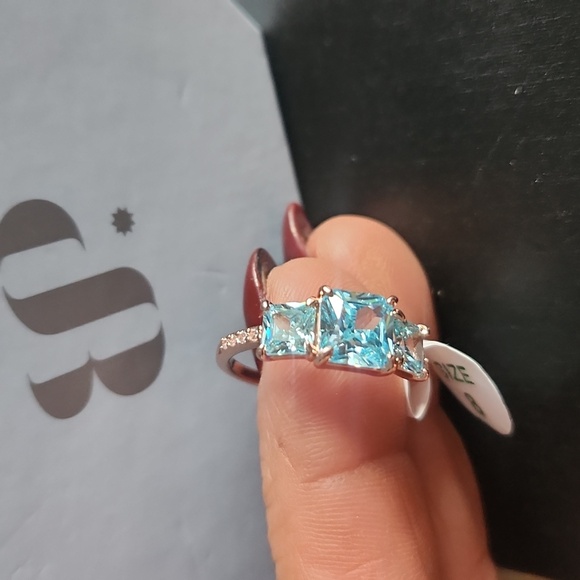 Ring - Picture 2 of 5